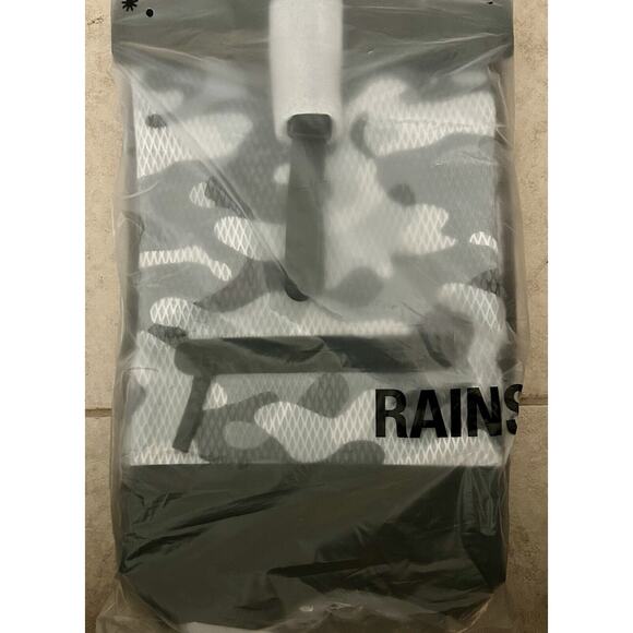 Rains Rolltop Rucksack Mesh Camo NWT - Picture 3 of 5